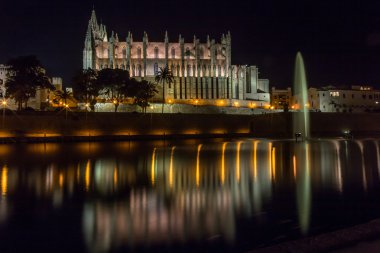 Palma de Mallorca Katedrali geceleri