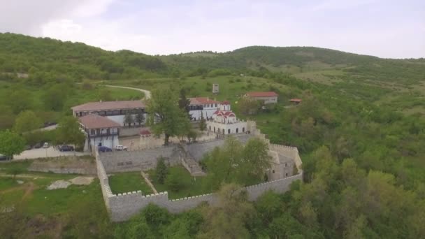 Monasterio de Kuklen cerca de Plovdiv, Bulgaria — Vídeo de stock