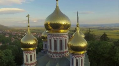 Kilisenin Shipka yakınındaki havadan görünümü