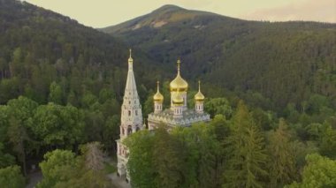 Kilisenin Shipka yakınındaki havadan görünümü