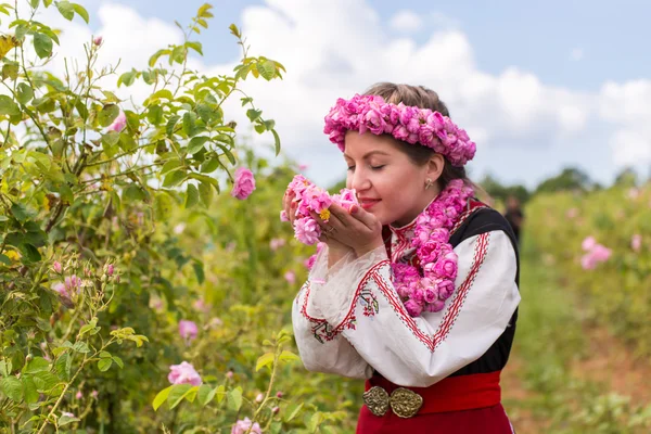 Gül kokusu hissediyorum
