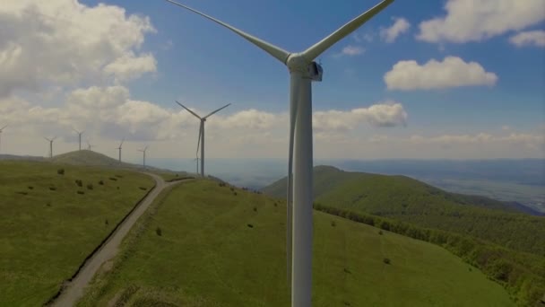 Windmühlenpark aus der Luft — Stockvideo