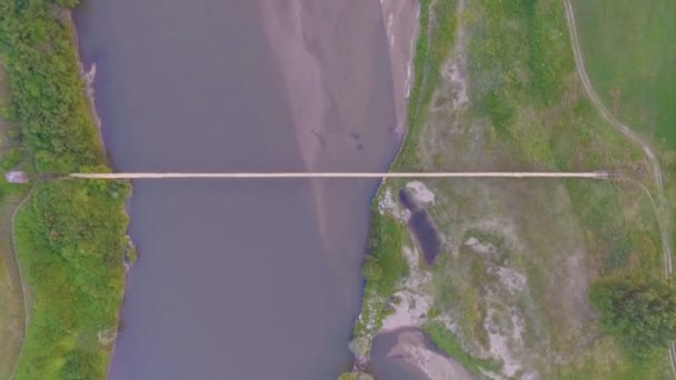 สะพานแขวน ภาพทางอากาศ — วีดีโอสต็อก