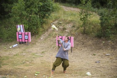 Ortaçağ silahlar keskinliğini test