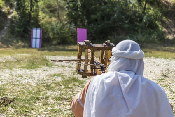 Tiro de flechas de um ballista — Fotografia de Stock