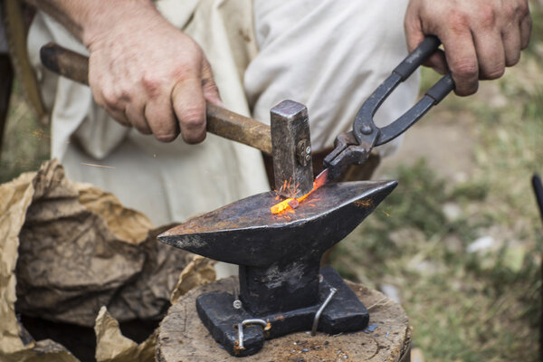 Hiting melting metal