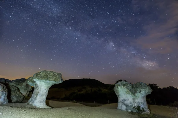 Mushroom rock phenomenon at night — Stock Photo, Image