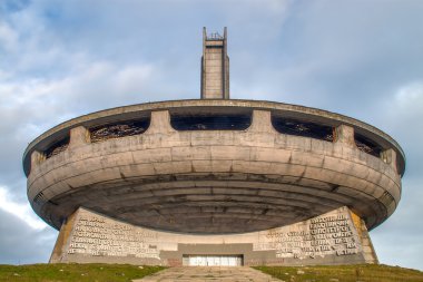 Buzludzha Anıtı