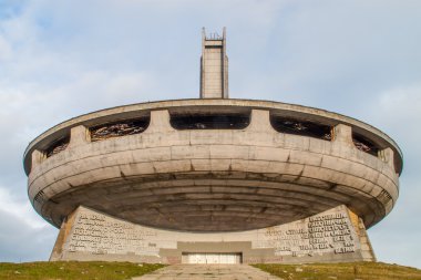 Buzludzha Anıtı