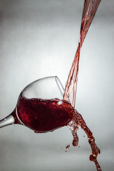 New way of pouring wine — Stock Photo, Image