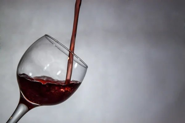 New way of pouring wine — Stock Photo, Image