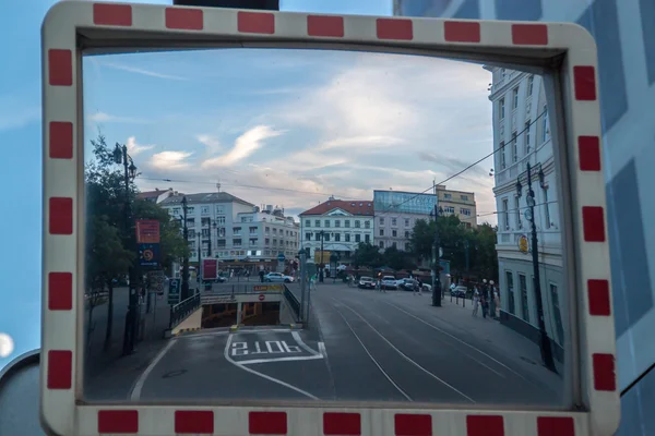 Spegel på vägen — Stockfoto