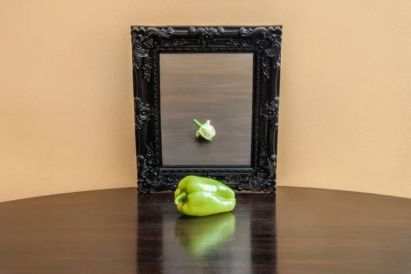 Vegetable in the mirror — Stock Photo, Image