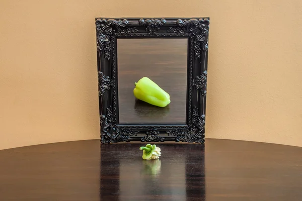 Légumes dans le miroir — Photo