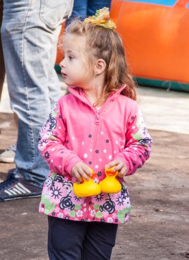 Daha fazla yakın ördekleri