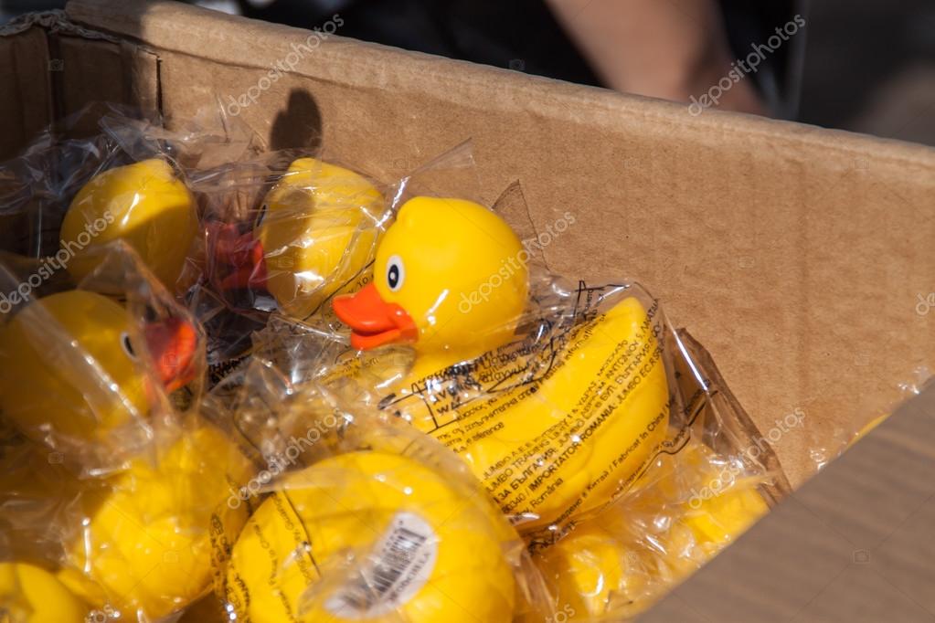 jumbo rubber duck