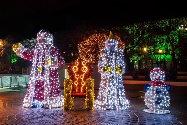 Noel Baba ve Pamuk Prenses heykeller parlak yaktı