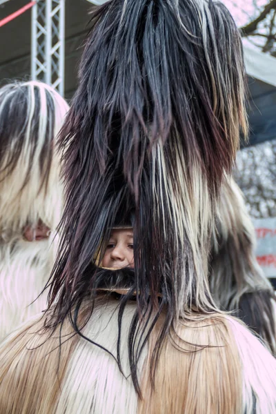 Kukeri - Kostum berwarna dan topeng — Stok Foto