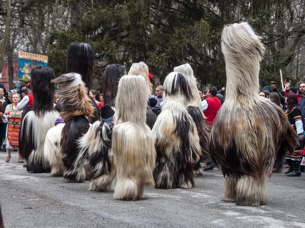 Kukeri - Kostum berwarna dan topeng — Stok Foto