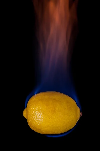Limón en llamas —  Fotos de Stock
