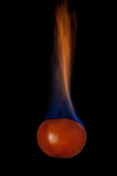 Tomate in Flammen — Stockfoto