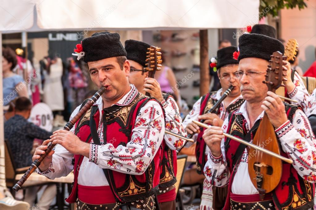 болгарский фольклор 50-х. болгарская народная музыка. музыкальная культура болгарии. болгарский костюм. болгарская народная музыка.