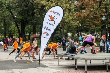 Açık havada aerobik bir parkta