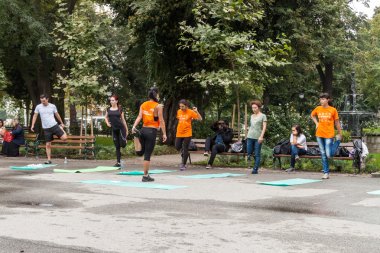 Açık havada aerobik bir parkta