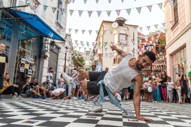 Sokak breakdans gösteri