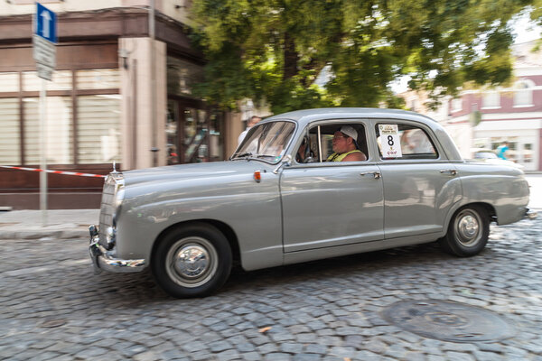 Парад ретро-автомобилей
