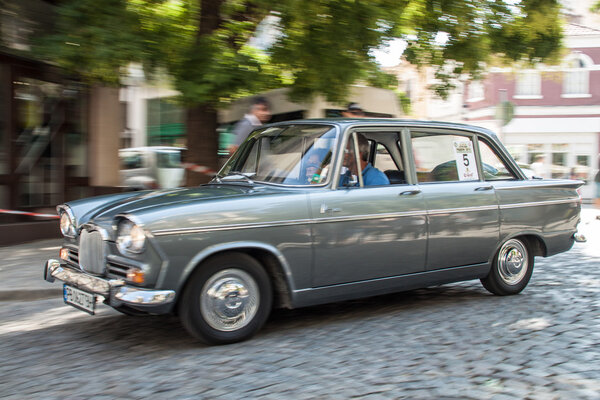 Парад ретро-автомобилей
