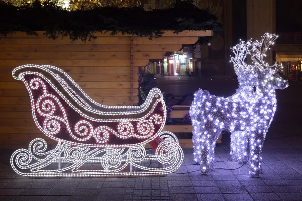 Noel ışıkları atlı kızak