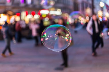 Sokakta ufuk kabarcık