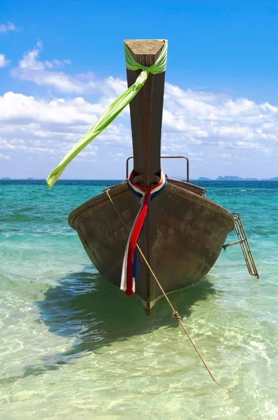 Lange staart boot in de Andamanzee, Thailand — Stockfoto