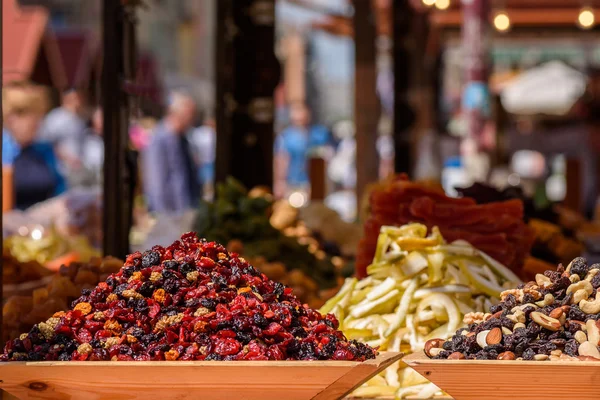 Kuru üzüm ve meyve