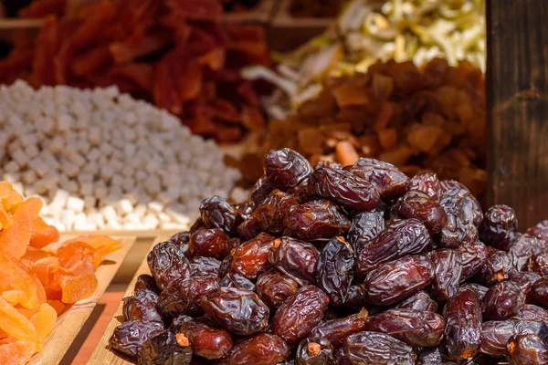 lezzetli kurutulmuş tarihleri