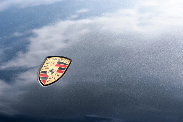 Wroclaw, Polonya, 14 Ağustos 2016 - Porsche ayrıntı logo kadar kapatın 