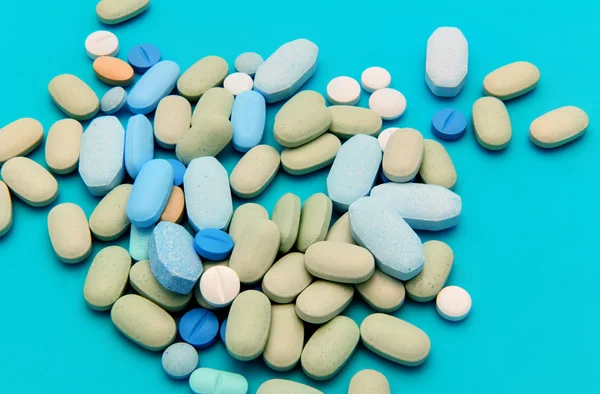 Renkli hapları uyuşturucu ve tabletler