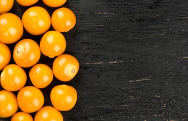 Olgun çilek physalis