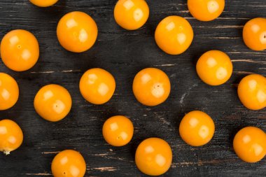 Olgun çilek physalis