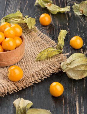 Olgun çilek physalis