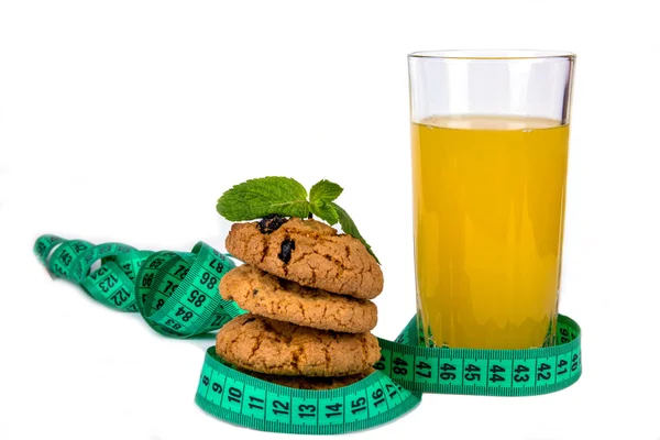 Jugos y galletas y medidor — Foto de Stock