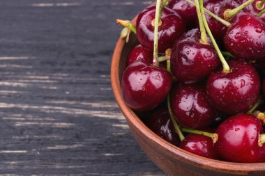 Bir kasedeki kirazlar