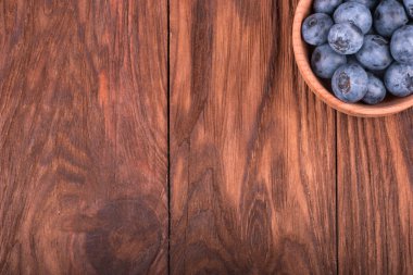 Bir kasede yaban mersini