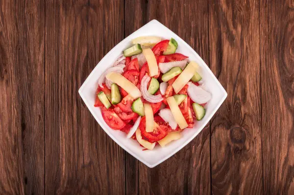 salatalık ve domates salatası