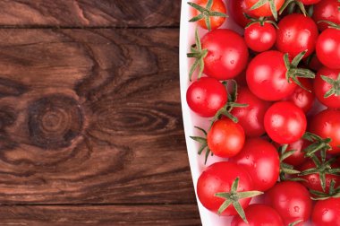 Kavanozda kiraz domatesleri