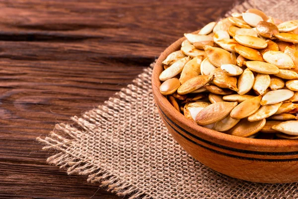 Kızarmış kabak tohumu