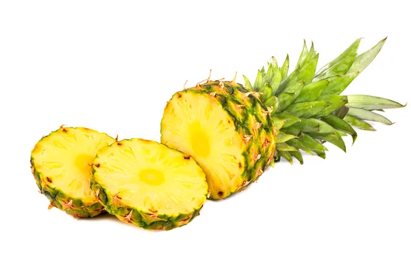 Skivor av frukten ananas — Stockfoto