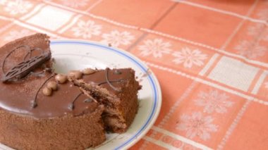 Bir çikolatalı pasta almak