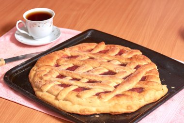 pasta pişirme tepsisi üzerinde